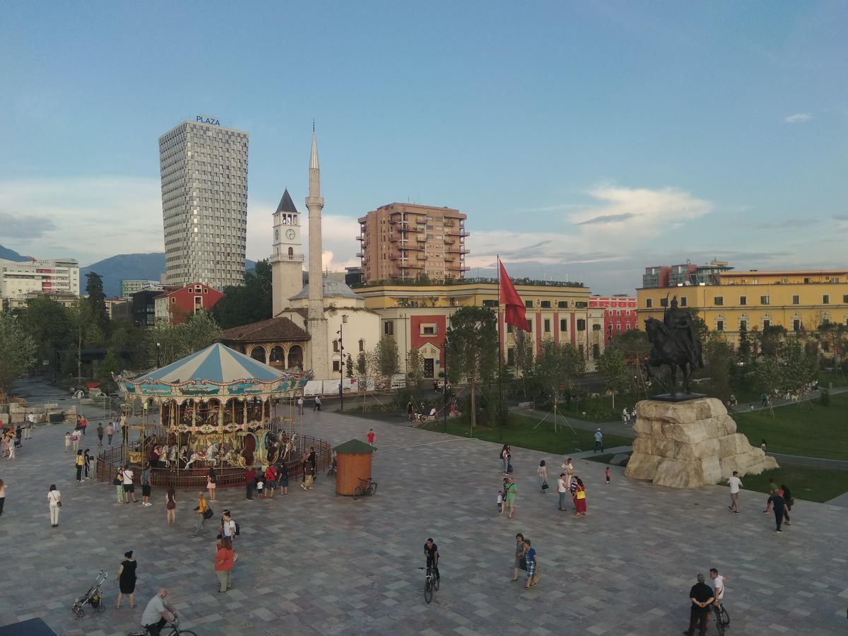 Tirana City Center Apartment Bagian luar foto