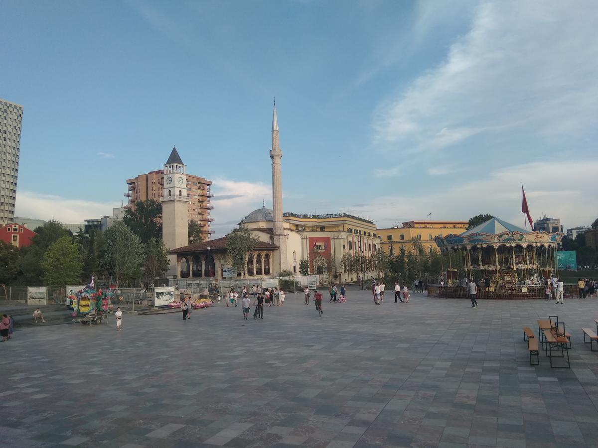 Tirana City Center Apartment Bagian luar foto